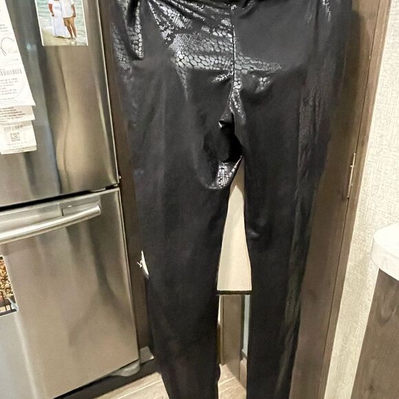 Express Leggings - Picture 3 of 5